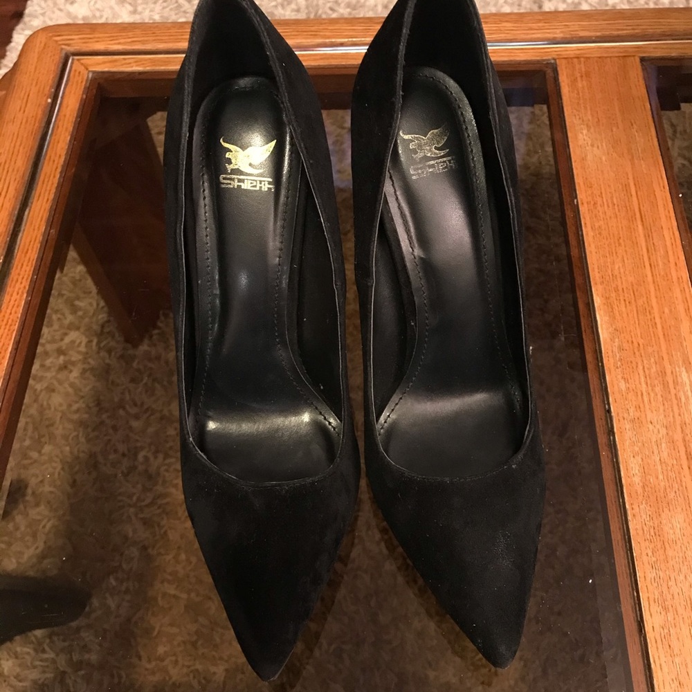 PM01006 Black 4” Heel With Gold Zipper